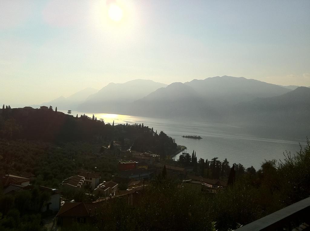 Red House Apartments Whit Enchanting Lake View Malcesine Room photo